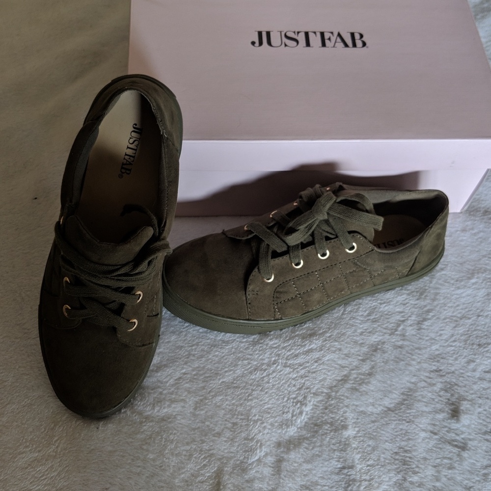 Olive Sneakers
